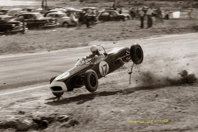 Lakeside Karussel Cnr John Wright and the DRAIN Courier Mail 1958  © Kenyon Sports